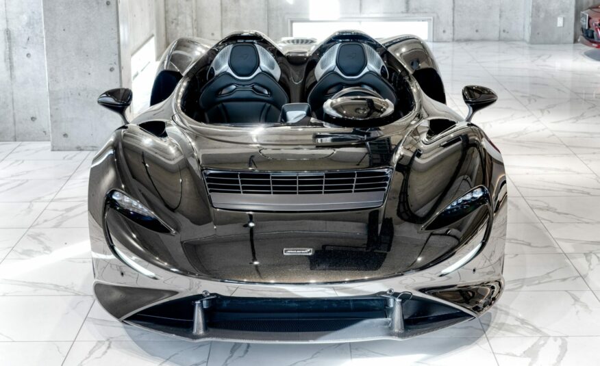 2022 McLaren Elva