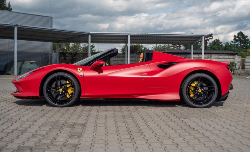 2022 Ferrari F8 Spider Rosso F1-75